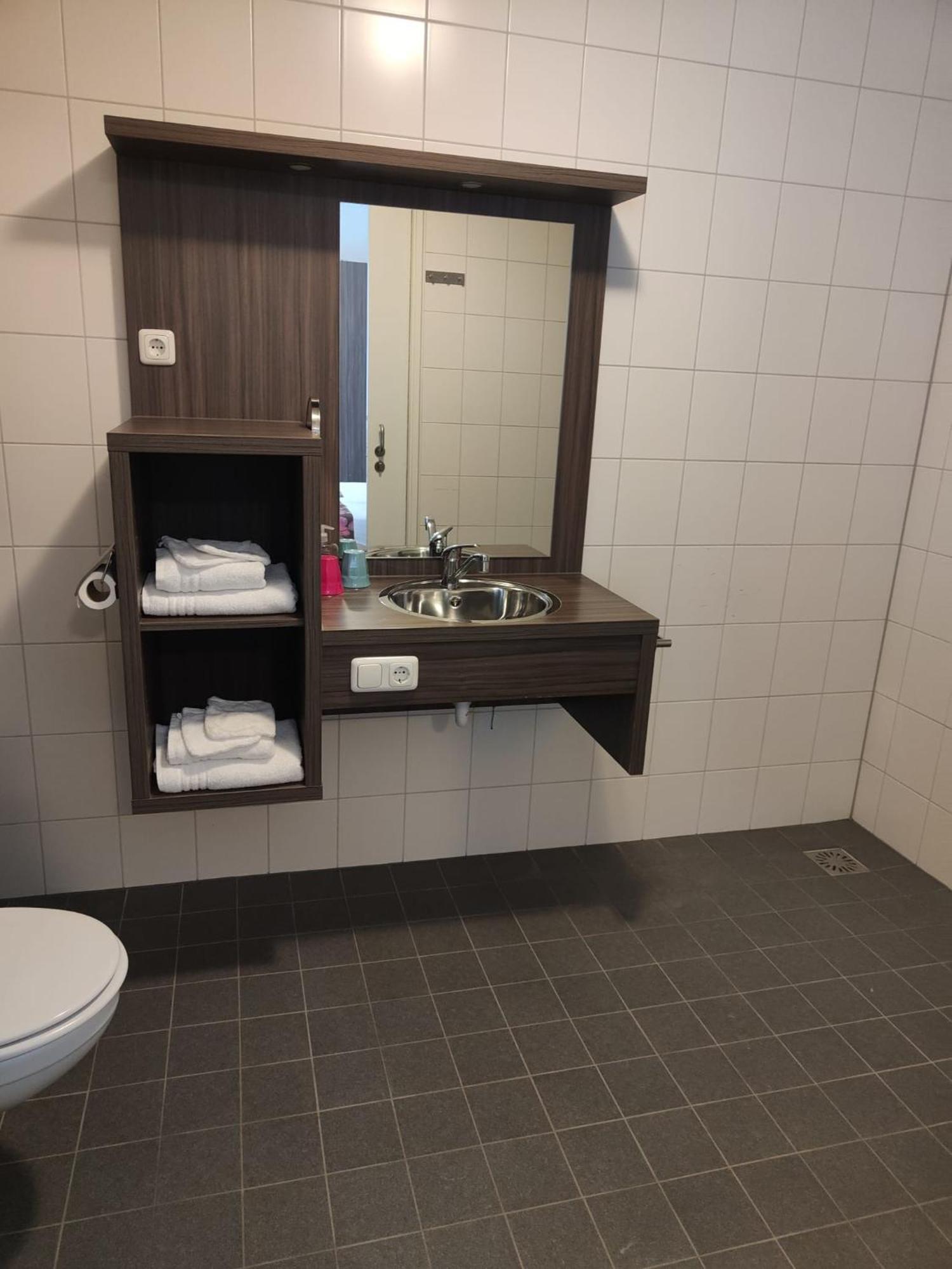 B&B Hotel De Vrije Vogel Elsloo  Dış mekan fotoğraf
